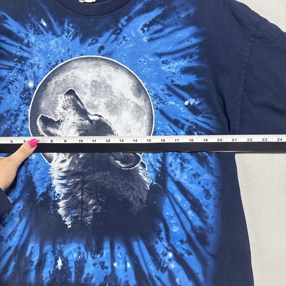 Wolf Shirt Size XL Howling at the Moon Navy Blue Night Sky Y2K Graphic Print EUC - Picture 7 of 9
